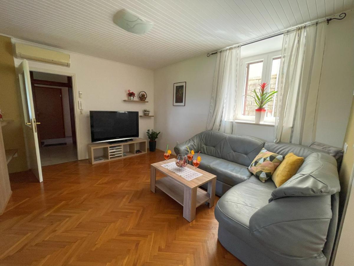 Apartment Kastel Пазин Екстериор снимка